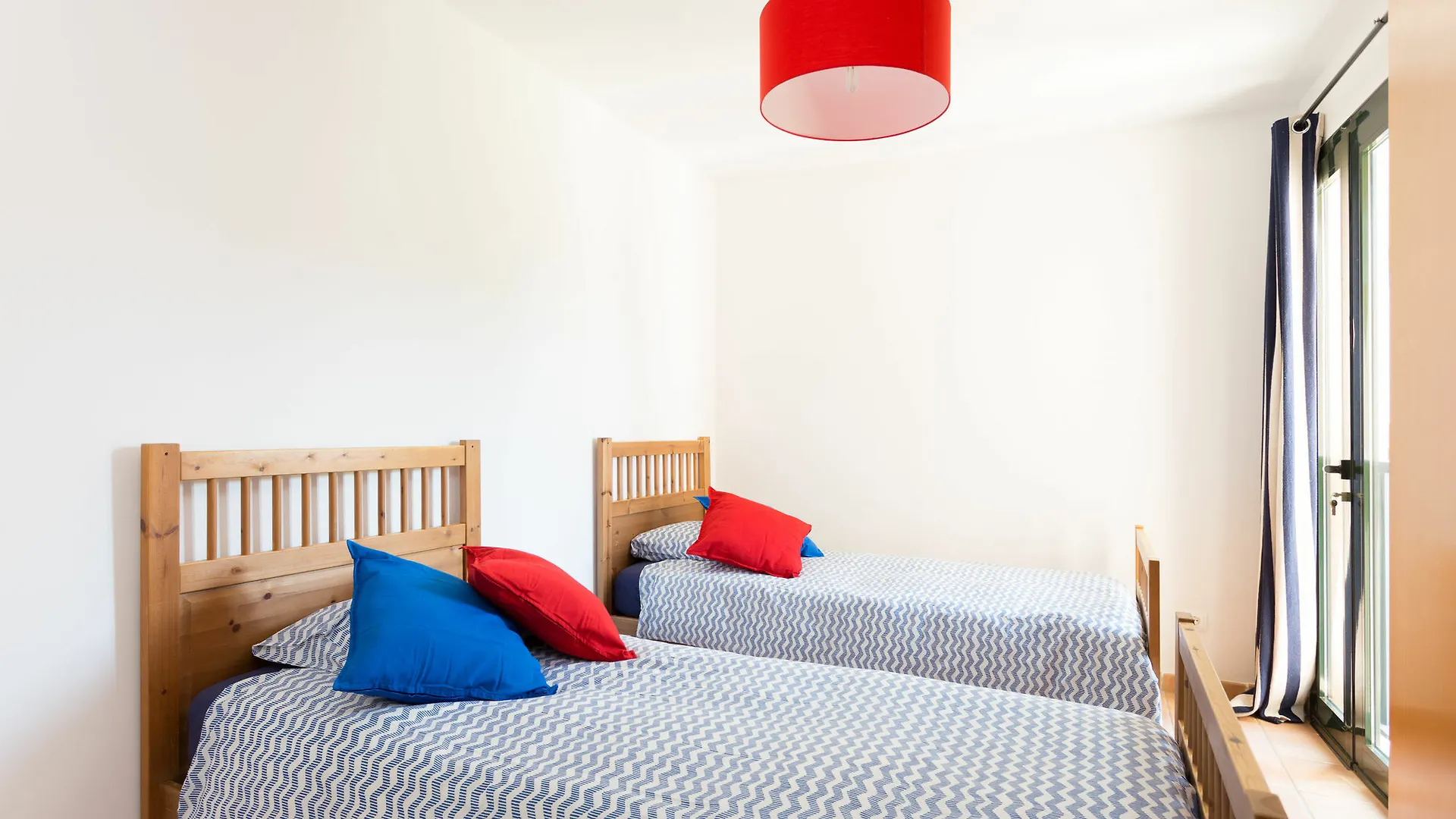 Apartamento Sol Y Luna 아데제 아파트