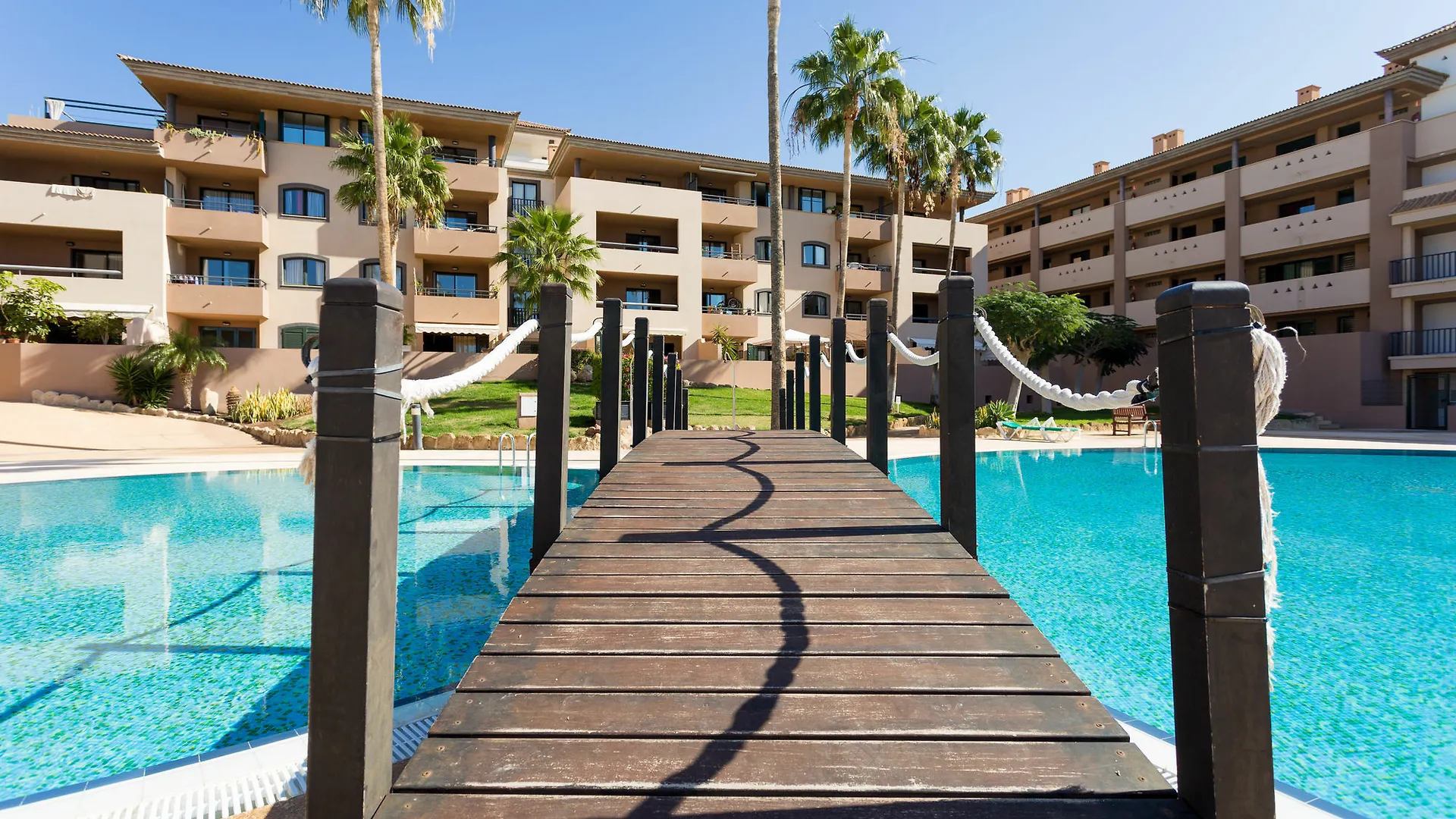 Apartamento Sol Y Luna 아데제